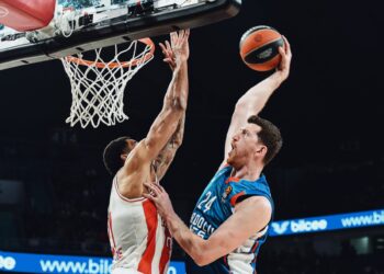 Anadolu Efes, Kızılyıldız’a tarihi fark atarak Play-In’e kaldı!