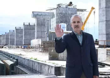 Ankara-İzmir arası 3 saat 30 dakikaya düşüyor!