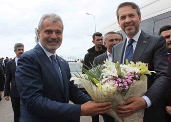 Bakan Bayraktar, bayram kutlama etkinliğine katıldı