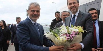 Bakan Bayraktar, bayram kutlama etkinliğine katıldı
