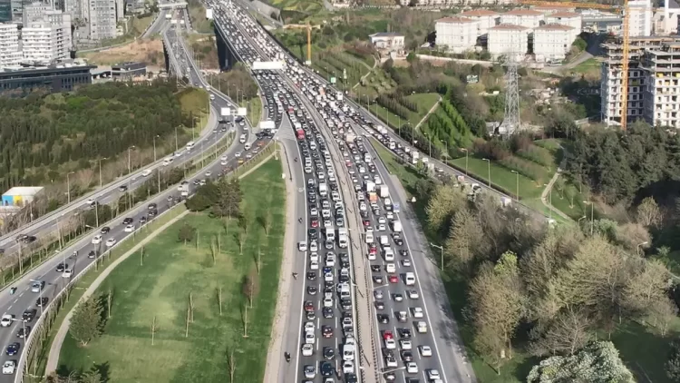 bayram trafigi habermeydan