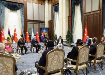 Cumhurbaşkanı Erdoğan, 7 ülkenin büyükelçisi ile görüştü Cumhurbaşkanı Erdoğan, 7 ülkenin büyükelçisi ile görüştü