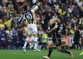 Fenerbahçe, evinde Beşiktaş’ı iki golle geçti!