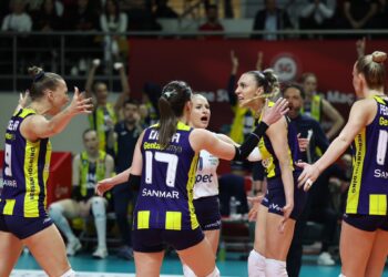 Fenerbahçe Opet, Eczacıbaşı Dynavit’i deplasmanda devirdi!