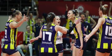 Fenerbahçe Opet, Eczacıbaşı Dynavit’i deplasmanda devirdi!