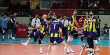 Fenerbahçe Parolapara, Ziraat Bankkart’ı 3-2 yenip seride öne geçti!