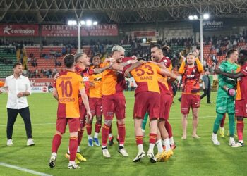 Galatasaray, Alanyaspor deplasmanında fark yarattı!
