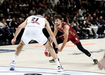 Galatasaray, Beşiktaş Emlakjet’i deplasmanda geçti!