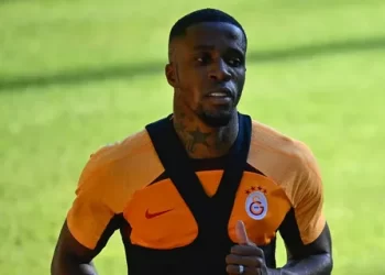 Galatasaray'ın, Adana Demirspor maçı kamp kadrosunda Zaha yok! Galatasaray’ın, Adana Demirspor maçı kamp kadrosunda Zaha yok!