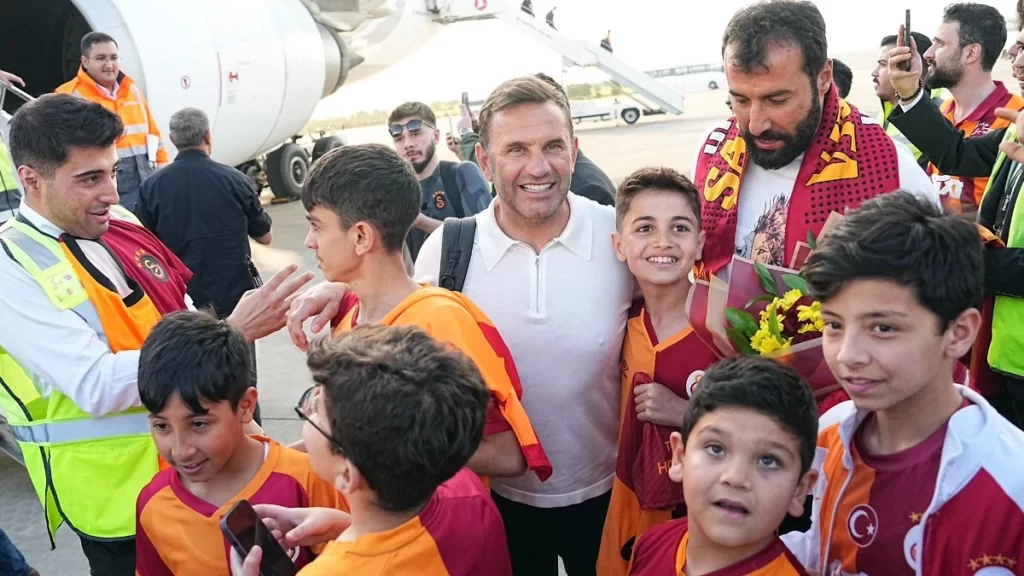 galatasaray kafilesi sanliurfa da coskuyla karsilandi habermeydan