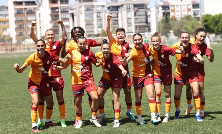 galatasaray petrol ofisi antalya dan galibiyetle donuyor habermeydan