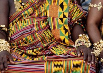 İngiltere, 150 yıl önce askerleri tarafından yağmalanan sante mücevherlerini Gana’ya geri verdi