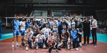 Halkbank, Efeler Ligi’nde finale yükseldi!