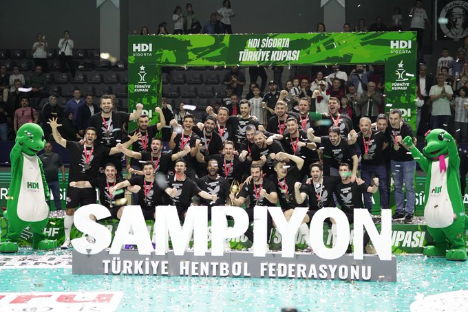 hentbolda turkiye kupasi nin sampiyonu besiktas habermeydan