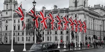 İngiltere’nin tartışmalı göçmenlik planı parlamentodan onay aldı