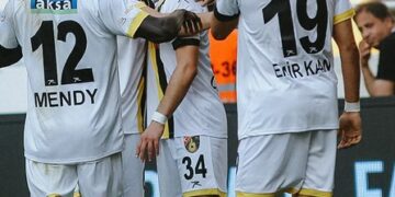 İstanbulspor, Hatayspor’u deplasmanda üç golle geçti!