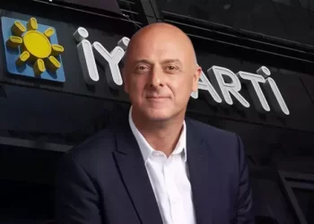 Ümit Özlale İYİ Parti’den istifa etti