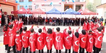 Muş’ta 23 Nisan Ulusal Egemenlik ve çocuk bayramı coşkuyla kutlandı!