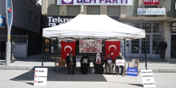 Muş’ta ailelerin evlat nöbeti sürüyor!