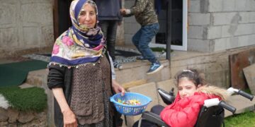 Muş’ta, akülü sandalyesiyle ilk defa bayramları gezdi!