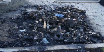 Muş’ta, DEM Partili belediyeye tepki gösteren bir esnaf eşyalarını ateşe verdi!