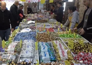 Muş’ta rengârenk bayram şekerleri tezgâhları renklendirdi!