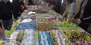 Muş’ta rengârenk bayram şekerleri tezgâhları renklendirdi!