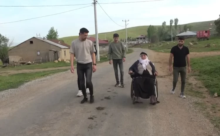 muslu 70 yasindaki cevahir teyze 10 yil sonra koy meydanina cikti habermeydan