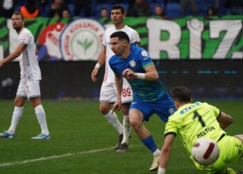 Rizespor, evinde Antalyaspor’u rahat yendi!