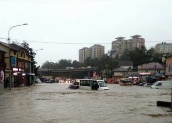 Rusya’yı sel vurdu: 10 bin ev sular altında kaldı
