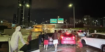 Körfez ülkelerini sel vurdu!