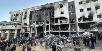 İsrail Şifa Hastanesi’nden çekildi: Arkalarında yıkım bıraktılar