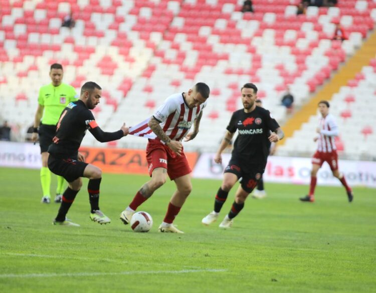 sivasspor evinde karagumruk u tek golle gecti habermeydan