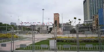 Taksim Meydanı demir bariyerlerle kapatıldı
