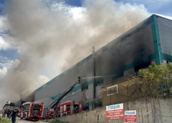 Tekirdağ’da fabrikada yangın! 10 işçi hastaneye kaldırıldı