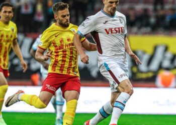 Trabzonspor, Kayserispor'u deplasmanda 2 golle geçti! Trabzonspor, Kayserispor’u deplasmanda 2 golle geçti!