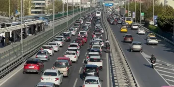 Trafik yoğunluğu İstanbul’da yüzde 60 sınırını aştı