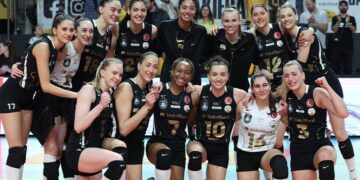 VakıfBank, THY’i yenip sezonu 3. tamamladı!