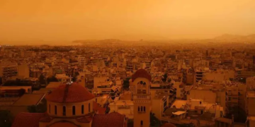 Sahra Çölü’nden gelen toz bulutu Yunanistan’ı turuncuya boyadı! Türkiye’nin de hava kalitesi etkilendi