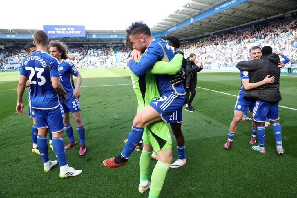 yunus akgun asisti yapti leicester city 3 puani kapti habermeydan