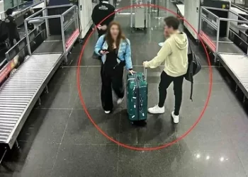 ABD'ye kaçan Eylem Tok ve oğluna kırmızı bülten kararı çıkarıldı ABD’ye kaçan Eylem Tok ve oğluna kırmızı bülten kararı çıkarıldı