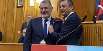 CHP’ye katılan Bahadır Erdem kimdir?