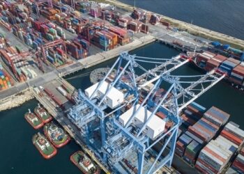 Dış ticaret açığı Nisan ayında arttı