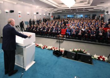 Erdoğan: Evlatlarımıza çağdaş normlara uygun yeni anayasa borcumuz var