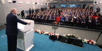 Erdoğan: Evlatlarımıza çağdaş normlara uygun yeni anayasa borcumuz var