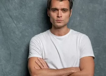 Kimler Geldi Kimler Geçti’nin Cem Murathan’ı Hakan Kurtaş kimdir?