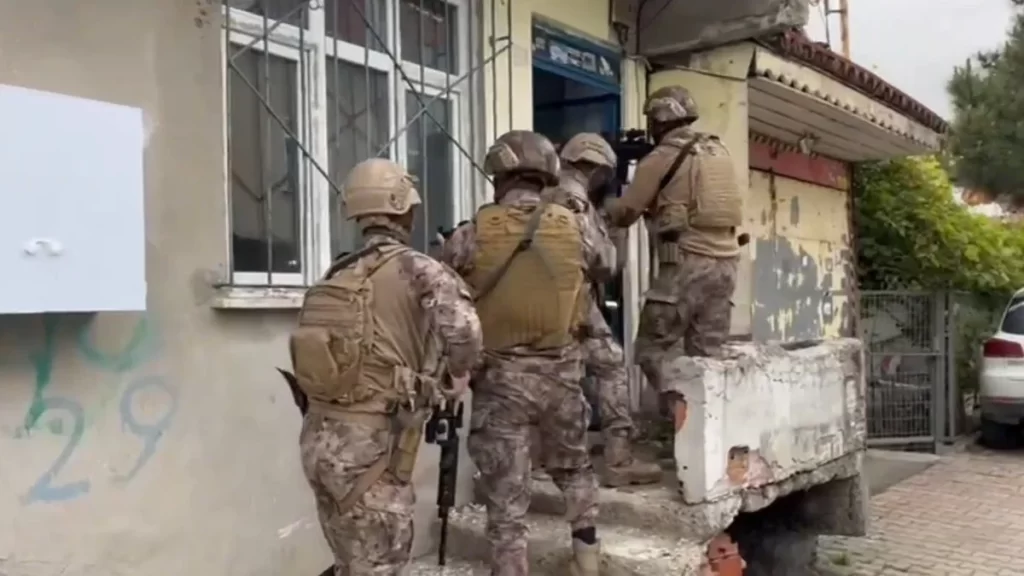 MAHZEN 42 operasyonlarinda 2 ayri suc orgutu cokertildi habermeydan
