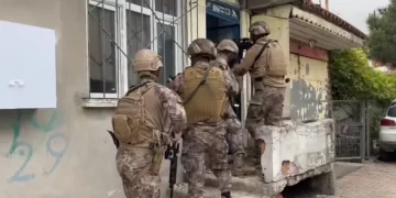 ‘MAHZEN-42’ operasyonlarında 2 ayrı suç örgütü çökertildi