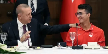 Cumhurbaşkanı Erdoğan Avrupa şampiyonu Mete Gazoz’u tebrik etti