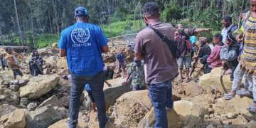 Papua Yeni Gine’de heyelan! 2 bin kişi toprak altında kaldı